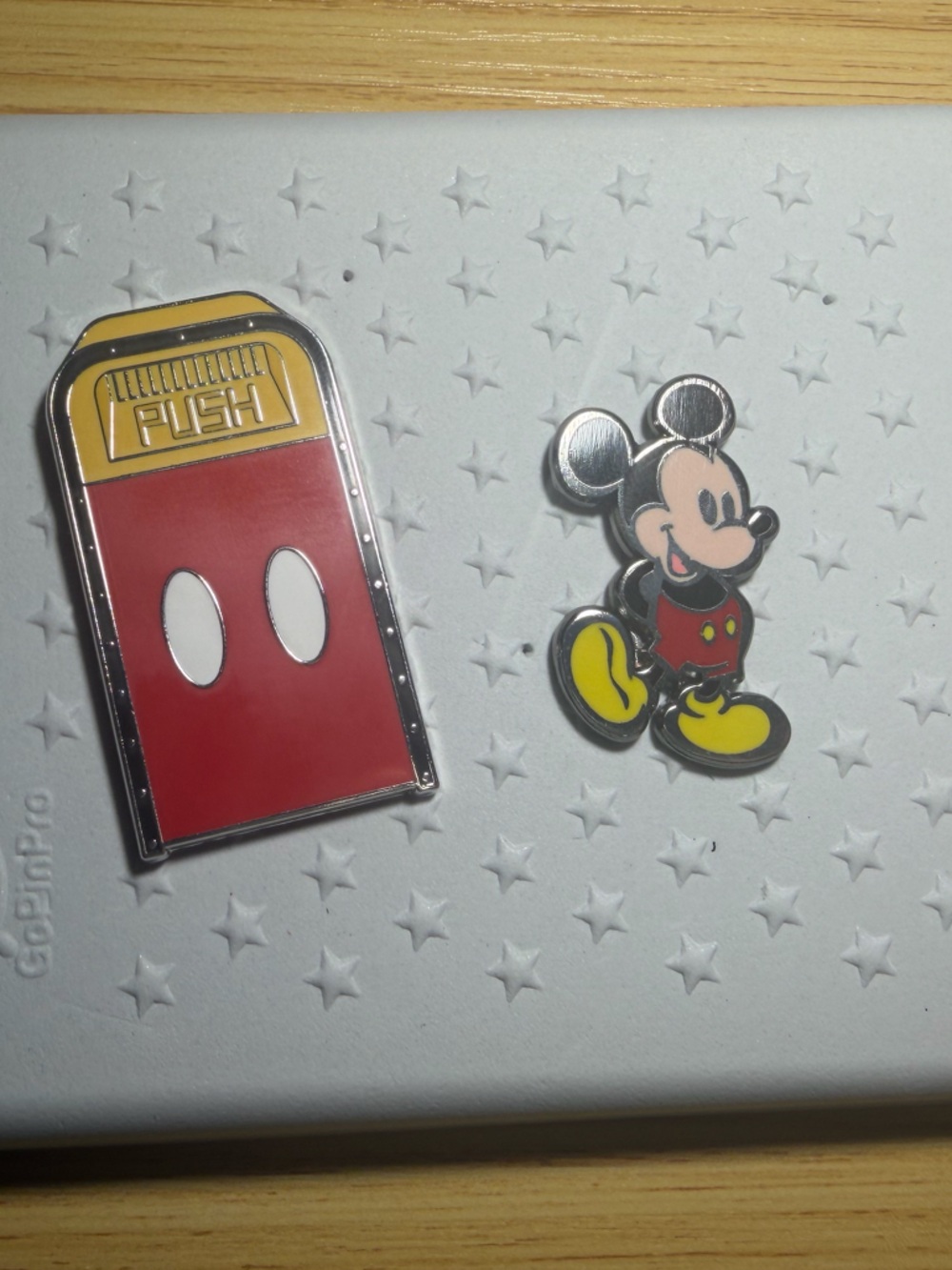 Disney Mickey Mouse Pin Set